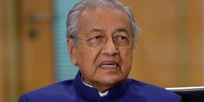 di-umur-95-tahun-mahathir-mohamad-kembali-calonkan-diri-sebagai-pm-malaysia