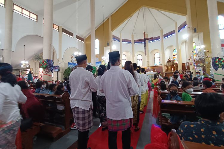 Perayaan Natal di Gereja Katolik Santo Servatius di Kampung Sawah, Kecamatan Pondok Melati, Kota Bekasi, Minggu (25/12/2022).