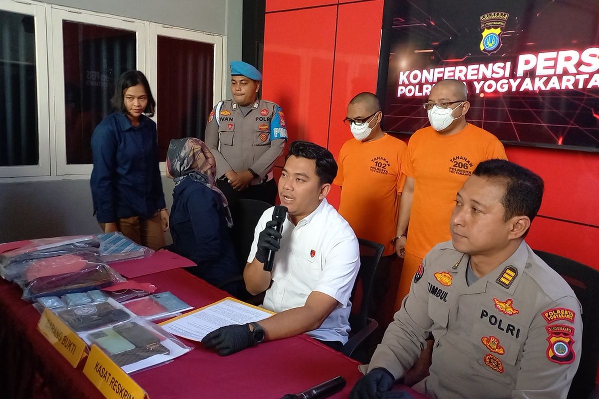 Pelaku AW dan SU setelah diamankan oleh Polresta Yogyakarta, Kamis (27/7/2023)