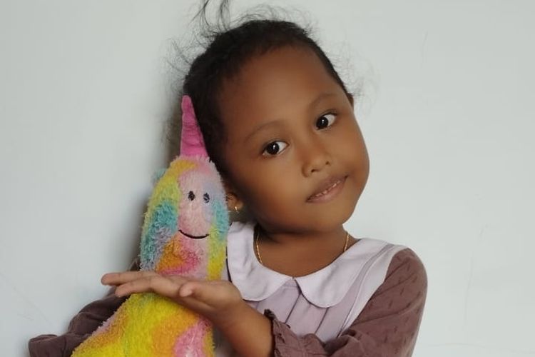 Hilya, Bocah Desa di Sumenep yang Terampil Berbahasa Inggris di Usia 6 Tahun