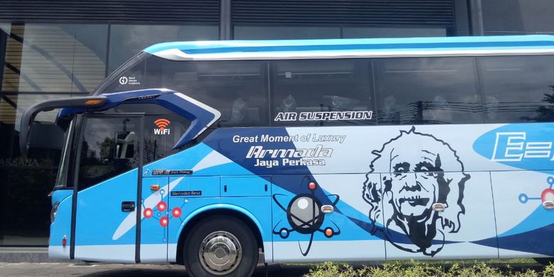 Bus Baru Po Armada Jaya Perkasa Dengan Wajah Einstein Di Bodi