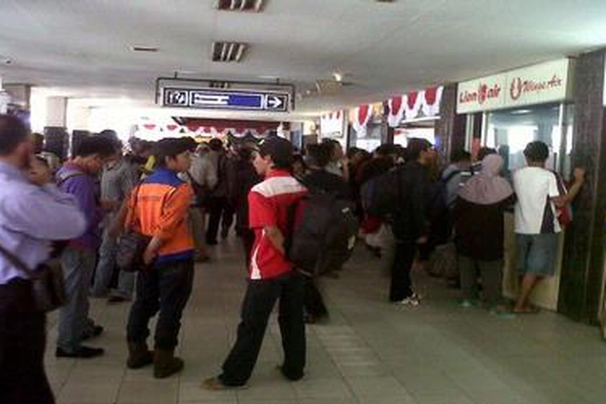 Ilustrasi. Suasana di Bandara Syamsuddin Noor