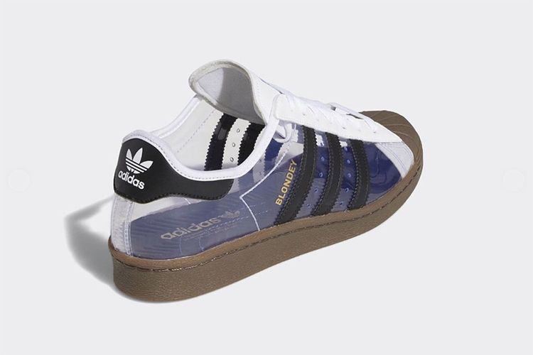 Sepatu desain tembus pandang kolaborasi antara Adidas dan pro-skateboarder Blondey McCoy