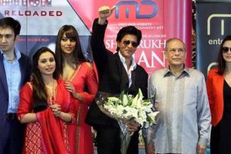 Suasana konferensi pers rencana konsernya Shah Rukh Khan di Sentul, Jakarta, Sabtu (8/12/2012) besok, di Hotel Shangrila, Jakarta Pusat, Jumat (7/12/2012). Selain Shah Rukh Khan, dalam acara tersebut hadir pula artis Bollywood Rani Mukerji, Preity Zinta, dan Bipasha Basu. 