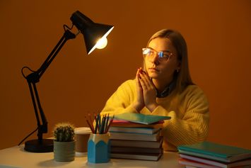 Rekomendasi Pekerjaan Sampingan untuk Anak SMA yang Tidak Mengganggu Waktu Belajar