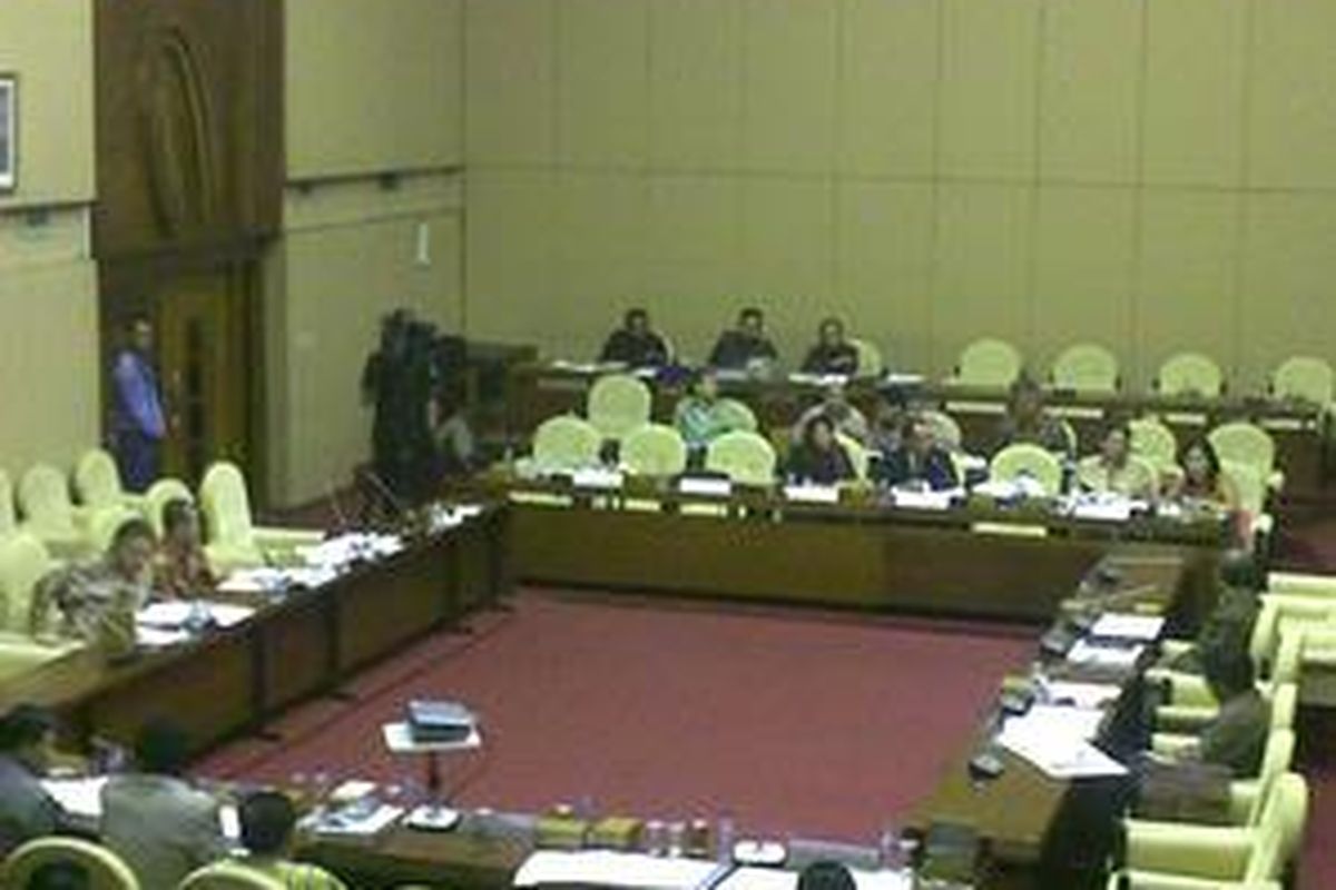 Pansus Hak Angket Pengusutan Kasus Bank Century DPR RI  