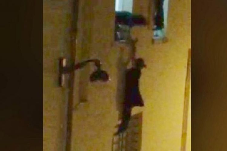 Kisah Pria Bantu Wanita Hamil yang Bergantung di Jendela Gedung Saat Serangan Paris