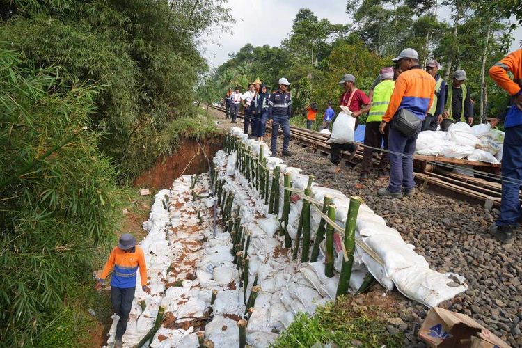 Jalur Cibeber-Lampegan Selesai Diperbaiki, Perjalanan KA Siliwangi Kembali Normal