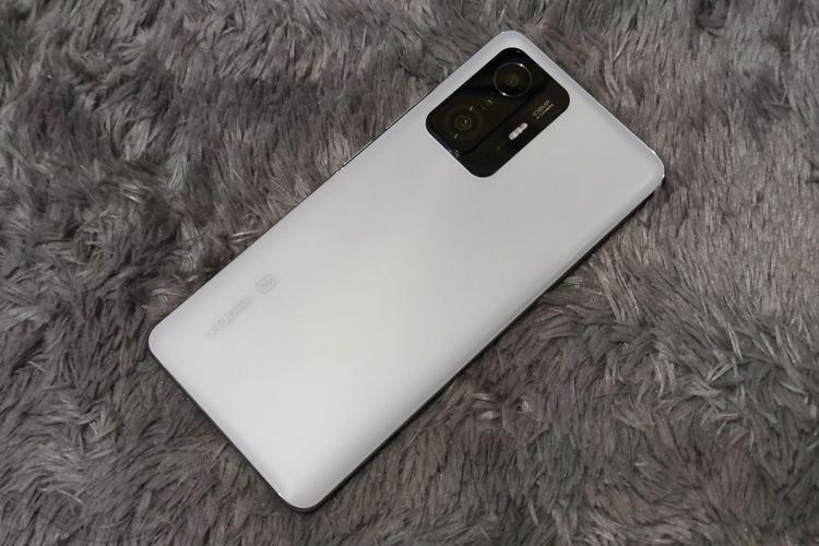 Desain punggung Xiaomi 11T.