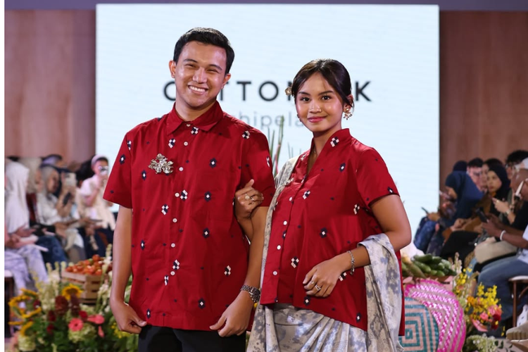 Koleksi Cita Senada dari lini CottonInk Archipelago yang ditampilkan pada pertunjukan Pasar Sukaria di Nirmana Falatehan, Blok M, Jakarta Selatan pada Jumat (22/05)