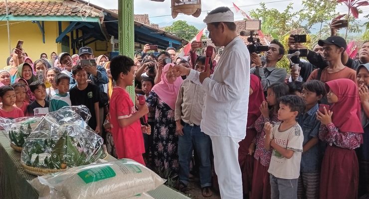 Hadiri Tradisi "Gubyag" di Purwakarta, Dedi Mulyadi Ingin Sungai dan Danau di Jabar Jadi Sumber Pangan