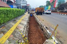 Penampakan Galian Trotoar Jalan Margonda Raya Depok yang Kembali Dibongkar