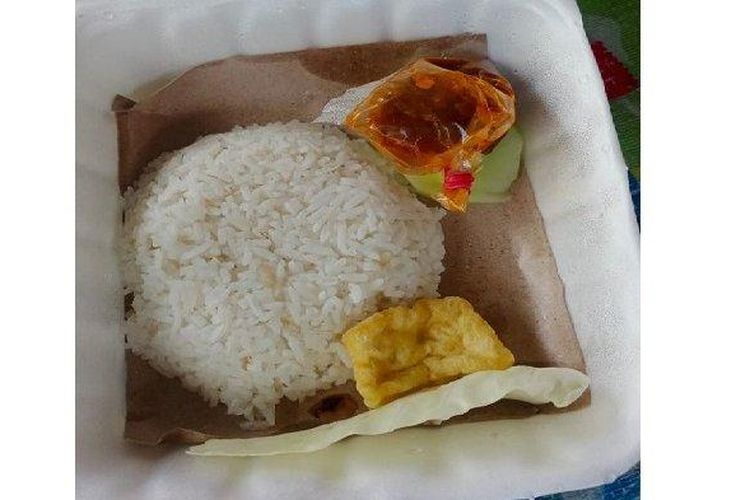 Porsi makan siang Bimtek Petugas KPPS di Pasaman Barat.