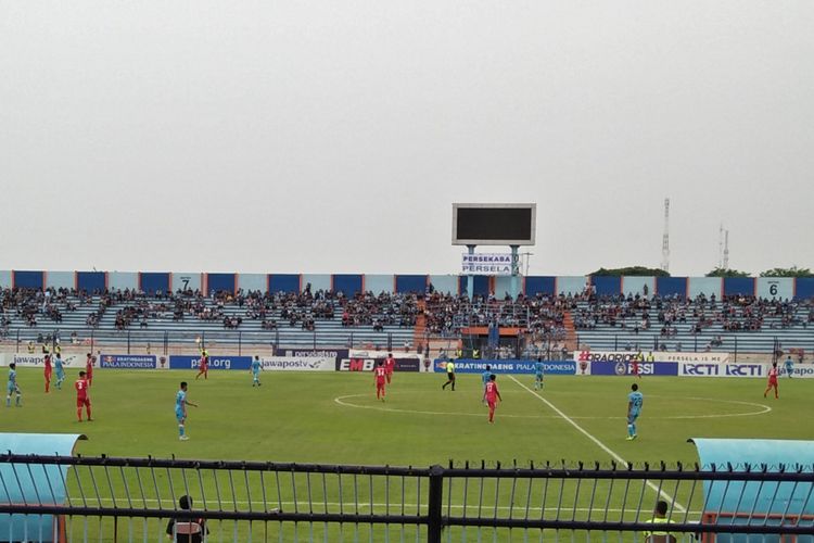 Pertandingan antara Persela Lamongan menghadapi Persekaba Badung di Stadion Surajaya, Jumat (21/12/2018).