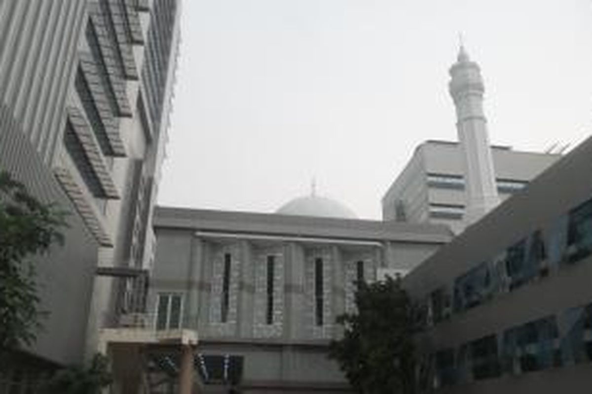 Kondisi terkini masjid di Balai Kota DKI Jakarta, Minggu (17/1/2016). Bangunan masjid terpantau sudah 100 persen rampung dan siap digunakan.