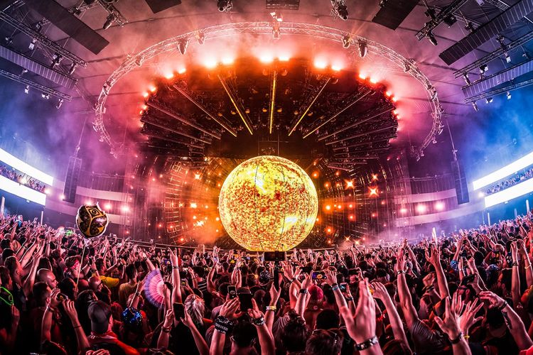 Gelaran Tomorrowland 2019, dihadiri sekitar 400.000 penggemar EDM dari seluruh dunia.