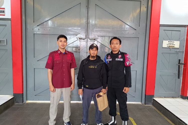 Arisal Nano Supriyatna, eks napiter jaringan Jama'ah Anshorut Daulah (JAD) bebas dari tahanan setelah ikrar setia kepada Republik Indonesia.