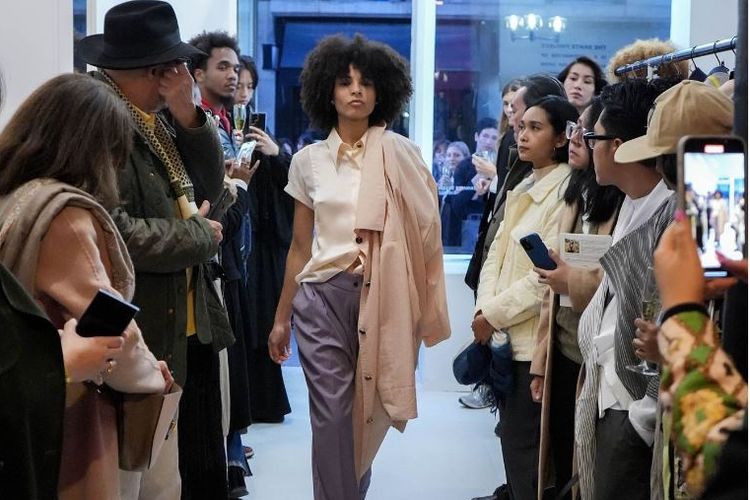 Trunk show koleksi Lucie Brochard di Paris, Kamis 3 Oktober 2024