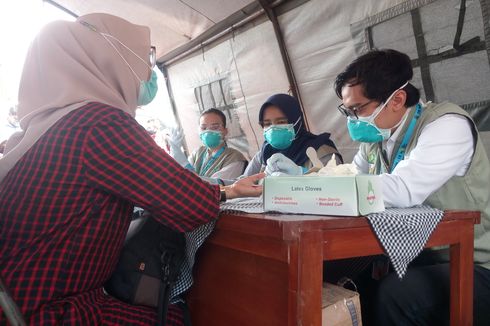 Orang yang Lintasi Kawasan Puncak Digiring untuk Jalani Rapid Test