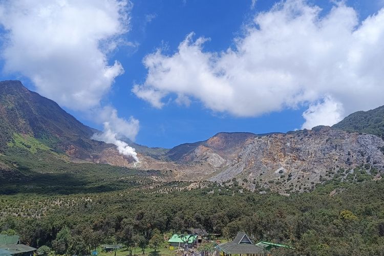 Dampak Blue Fire, Kunjungan ke TWA Papandayan Anjlok hingga 75 Persen