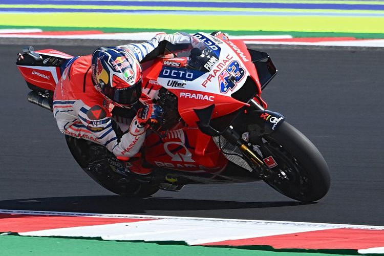 Pebalap Pramac Ducati, Jack Miller, saat berlaga di MotoGP San Marino. (Photo by ANDREAS SOLARO / AFP)