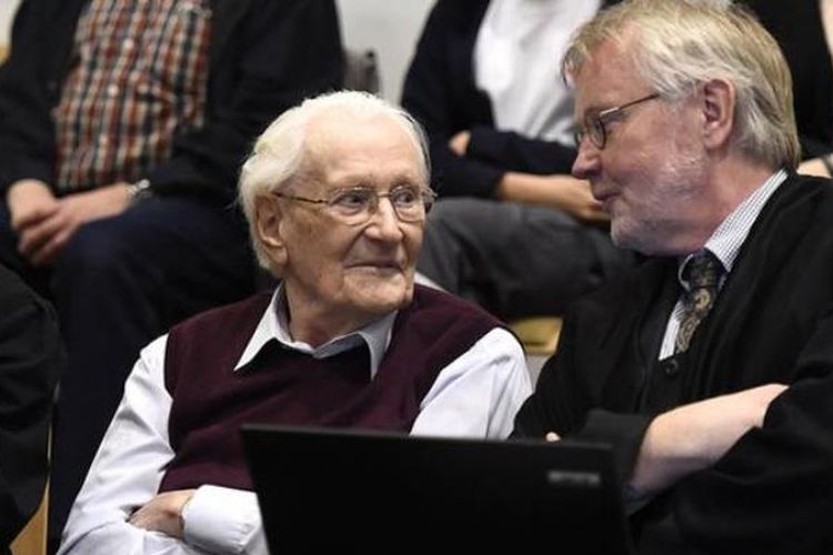 Oskar Gröning merupakan pegawai pembukuan Nazi di kamp konsentrasi Ausschwitz dari 1942-1944. (Deutsche Welle)