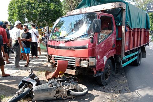 Truk Pengangkut Semen Seruduk Pengendara Motor di Jember, Bapak Tewas, Anak Luka Ringan