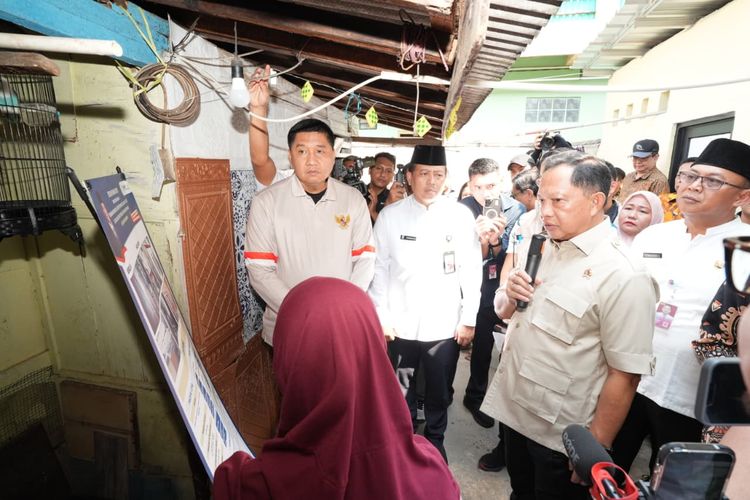 Perluas Akses Hunian Layak bagi MBR, Mendagri Tinjau Penerima Bantuan Bedah Rumah