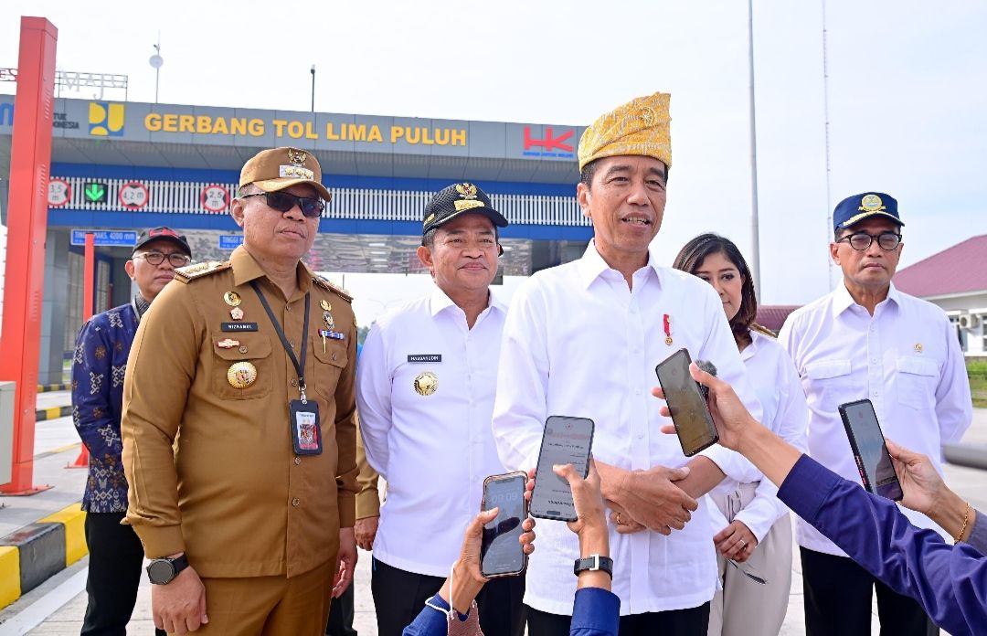 Komunitas Utan Kayu Tuding Jokowi Manipulasi Lembaga dan Uang Negara demi Keturunan