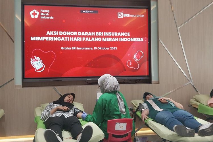 BRI Insurance menggelar aksi donor darah untuk menyemarakkan Hari Palang Merah Indonesia 2023.