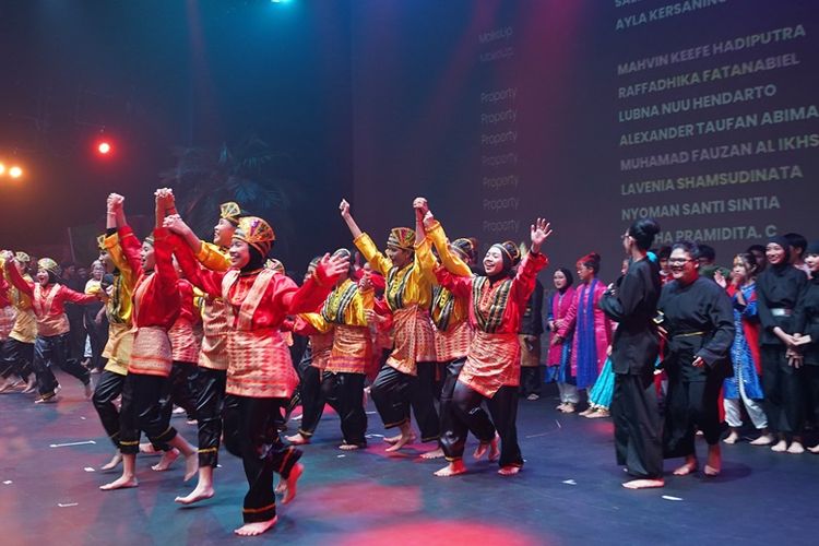 Sekolah Cikal Amri Setu mementaskan teater musikal Playground of Samudera Pasai (POSAI) berjudul ?Djada Wa Djadi? di di Ciputra Artpreneur Jakarta, Minggu (3/3/2024).