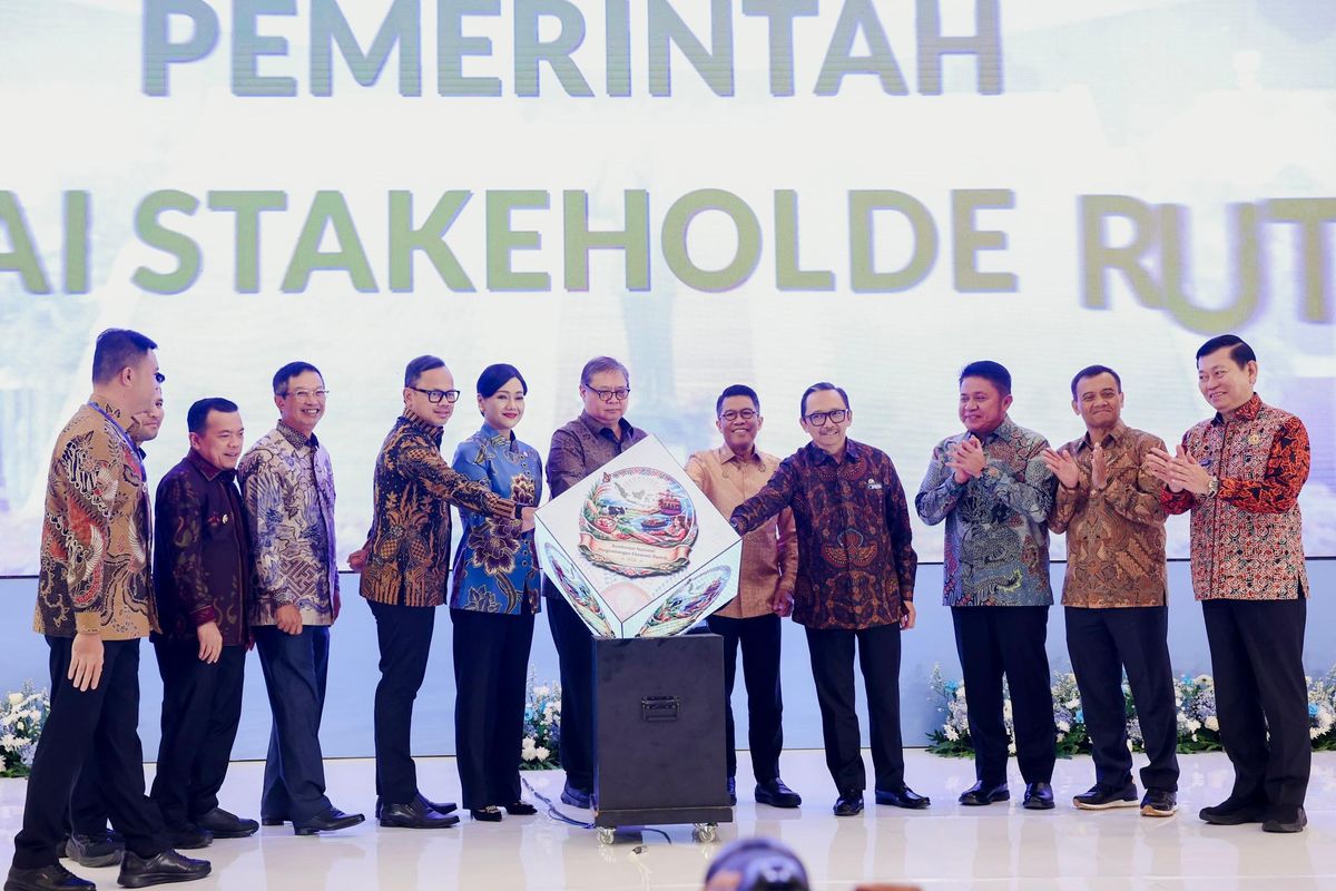  Gubernur Jawa Tengah Ahmad Luthfi  dalam Konferensi Nasional Pengembangan Ekonomi Daerah bertajuk Akselerasi Pertumbuhan Ekonomi Daerah Melalui Sinergi Kebijakan Lintas Sektor yang digelar di Balai Kartini Grand Ballroom, Jakarta, Senin (25/5/2026).
