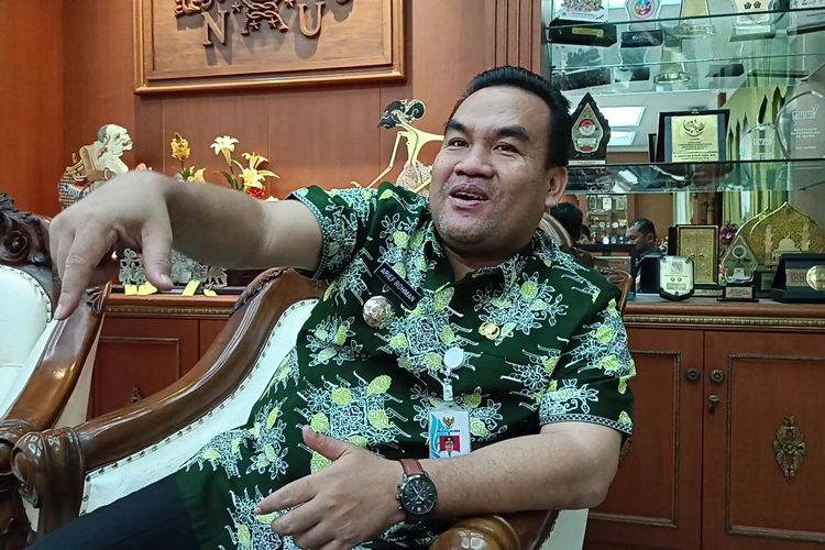Bupati Blora, Arief Rohman saat ditemui awak media di rumah dinasnya, Jumat (21/6/2024)