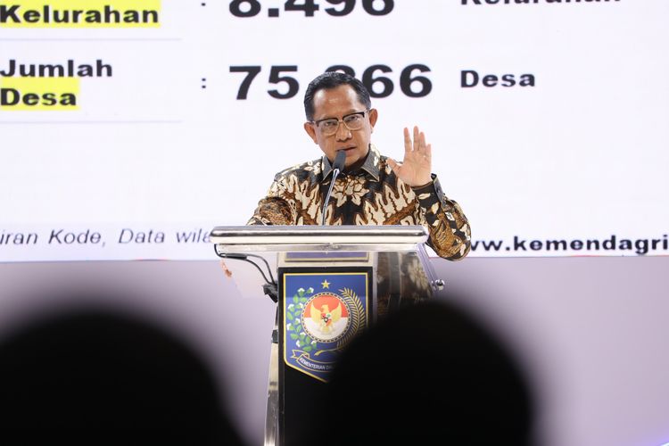 Menteri Dalam Negeri (Mendagri) Muhammad Tito Karnavian saat Rapat Koordinasi Nasional (Rakornas) Dukcapil dengan Lembaga Pengguna 2025 di Pullman Jakarta Central Park, Selasa (9/12/2025).
