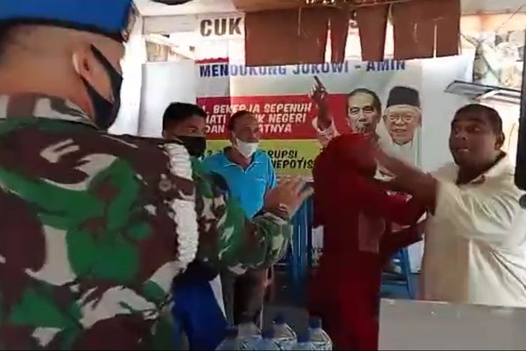 Salah seorang pemilik warkop di Medan, Sumatera Utara nekat menyiram petugas Satgas Covid-19 dengan air panas.