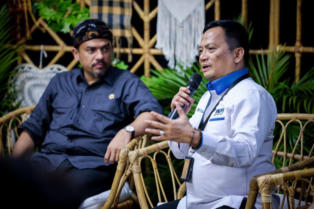 Menteri Usaha Mikro, Kecil, dan Menengah (UMKM) Maman Abdurrahman menegaskan dukungannya kepada PT Permodalan Nasional Madani (PNM) dalam memberdayakan 15 juta perempuan pengusaha UMKM melalui program PNM Mekaar. Seperti yang disampaikan Maman saat kunjungan ke Kantor PNM Kota Denpasar, Bali, Senin (25/11/2024).