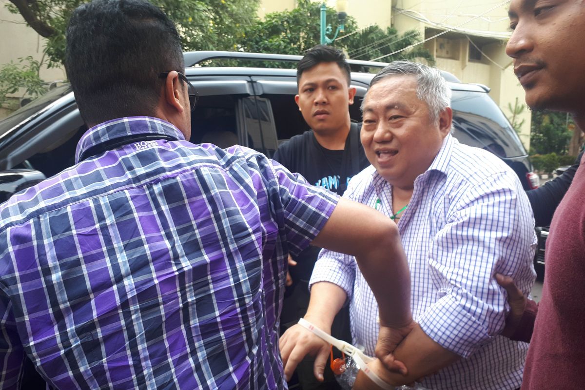 Lieus Sungkharisma diamankan Penyidik Polda Metro Jaya, Senin (20/5/2019) atas dugaan penyebaran berita bohong dan makar. 