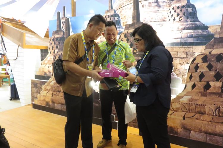Tim Kementerian Pariwisata memperkenalkan pariwisata Indonesia di acara eksibisi MATTA Fair Kuala Lumpur 2019 di Hall 1, Putra World Trade Center (PWTC), 6-8 September 2019.