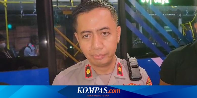 Polisi Langsung Olah TKP Usai Halte Transjakarta Tendean Kebakaran