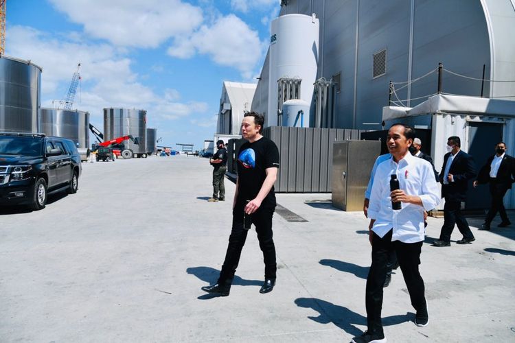 Presiden Jokowi saat mengunjungi kawasan SpaceX di Boca Chica, AS, Sabtu (14/05/2022).