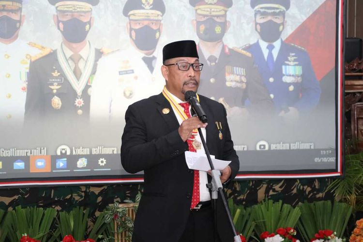 Gubernur Murad Ismail saat menyampaikan sambutan dalam acara syukuran Hari Ulang Tahun (HUT) Ke-76 TNI di markas Kodam XVI Pattimura, Selasa (5/10/2021)