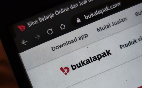 Indonesia’s Bukalapak Soars on First Day of Trading