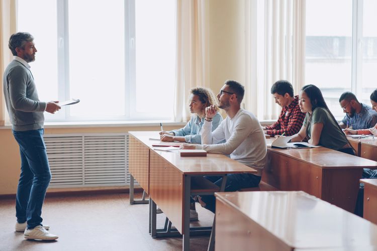 Penelitian Buktikan Larangan Ponsel di Kelas Tingkatkan Nilai Akademik
