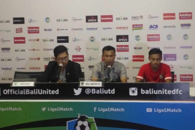 Pelatih Bali United Widodo C Putra saat memberikan keterangan pers seusai anak asuhnya menundukan tim tamu Persipura Jayapura di Stadion Kapten I Wayan Dipta, Gianyar, Bali pada Sabtu (9/6/2018)