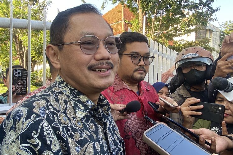 Antar Surat Keberatan ke Rektor Unair Usai Jabatan Dicopot, Prof Budi: Kenapa Saya Diberhentikan?