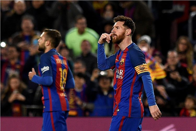 Lionel Messi merayakan golnya saat Barcelona menang 5-0 atas Celta Vigo di Stadion Camp Nou, Sabtu (4/3/2017).