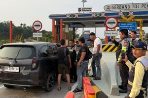 'Debt Collector' Beraksi di Gerbang Tol Permai Pekanbaru, Polisi: Jangan Main Tarik Sembarangan!