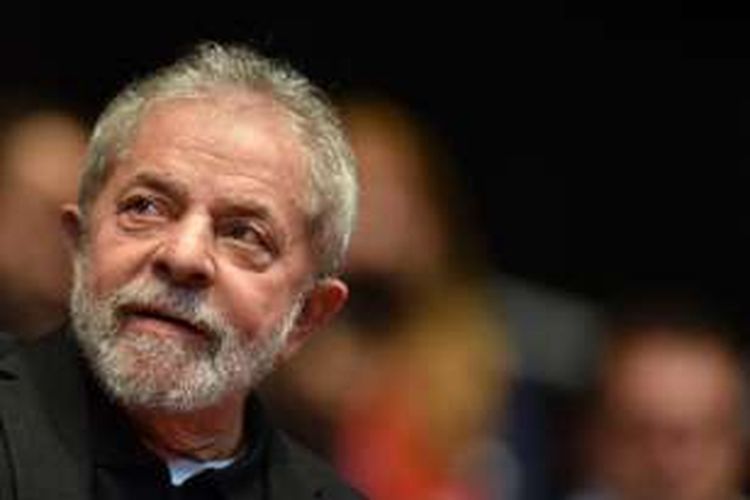 Mantan Presiden Brasil Luiz Inácio Lula da Silva, Jumat (4/3), ditahan oleh polisi karena tersangkut dugaan kasus korupsi.