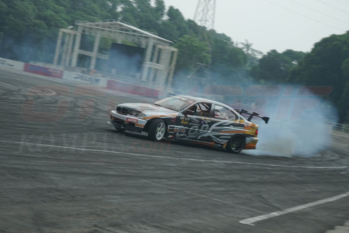 Sekolah drifting bersama Valentino Racing School