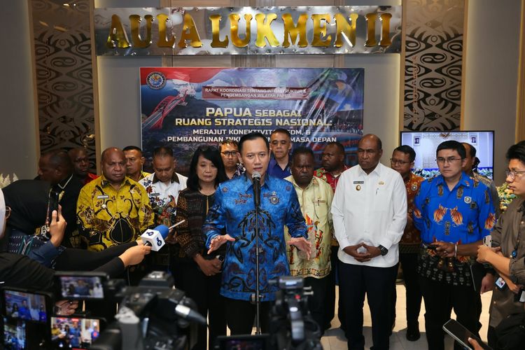 AHY Tekankan Pembangunan Papua Tidak Harus Merusak Lingkungan